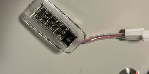 アクア（MXPK）のラゲッジランプをスイッチ付きLEDに交換する